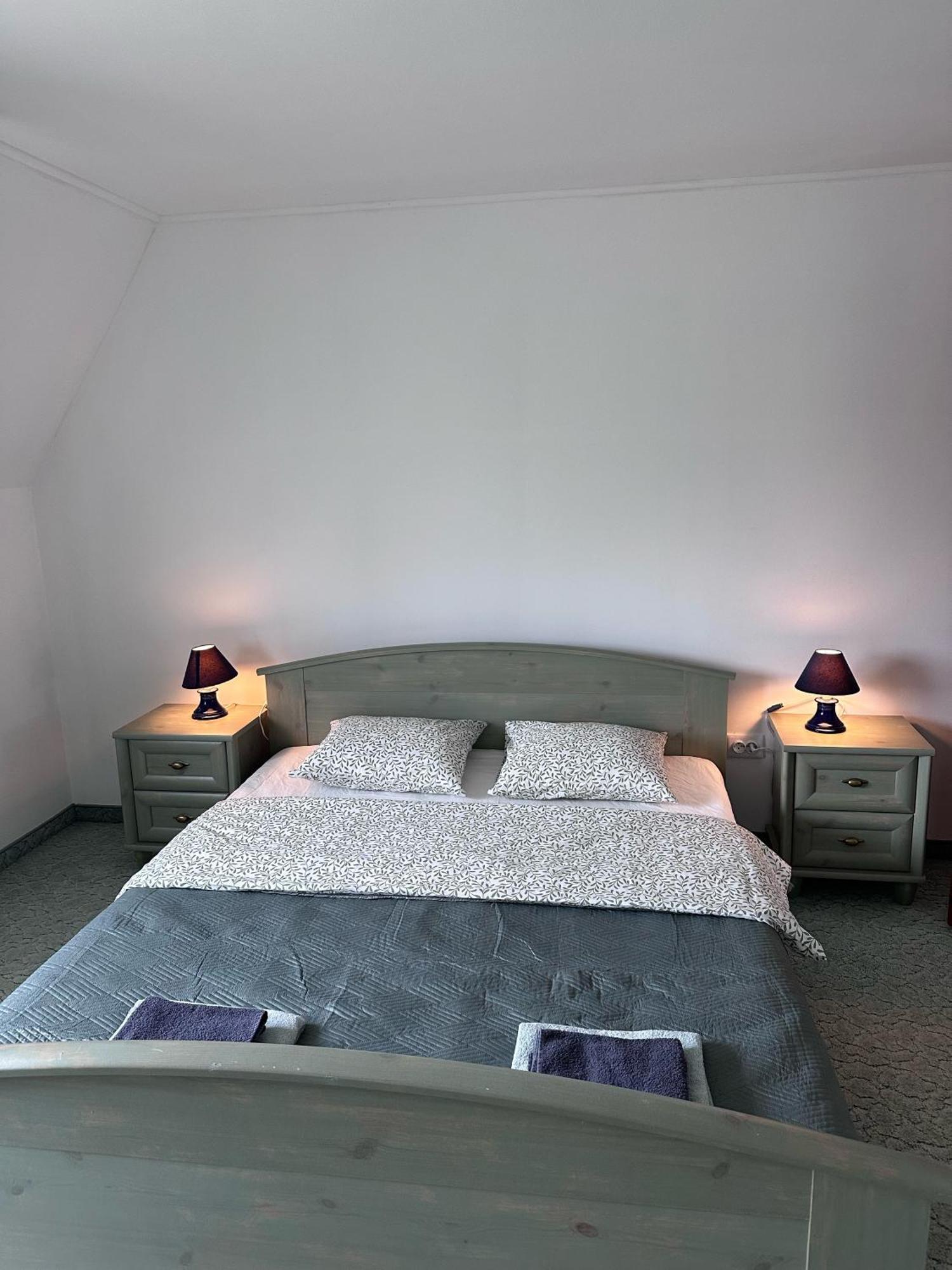 Eden Panzio Aparthotel Bük Exteriör bild
