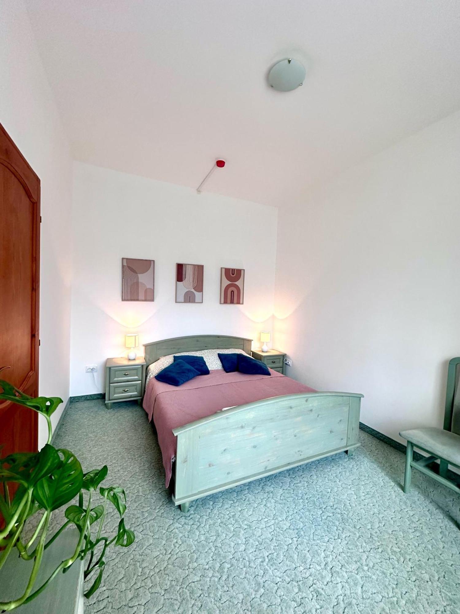 Eden Panzio Aparthotel Bük Exteriör bild