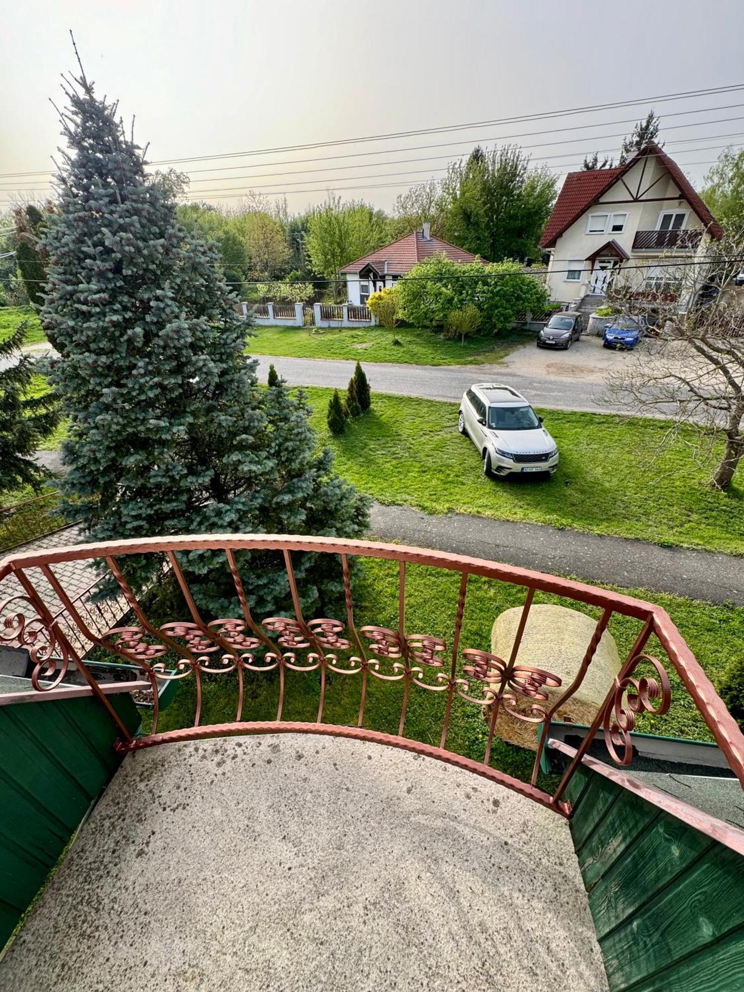 Eden Panzio Aparthotel Bük Exteriör bild