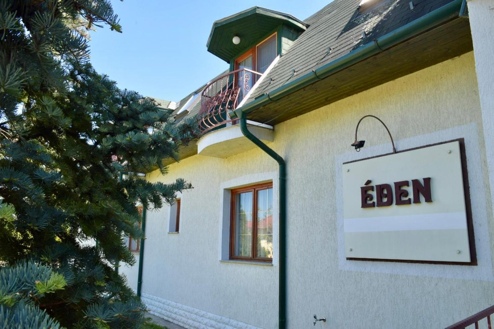 Eden Panzio Aparthotel Bük Exteriör bild
