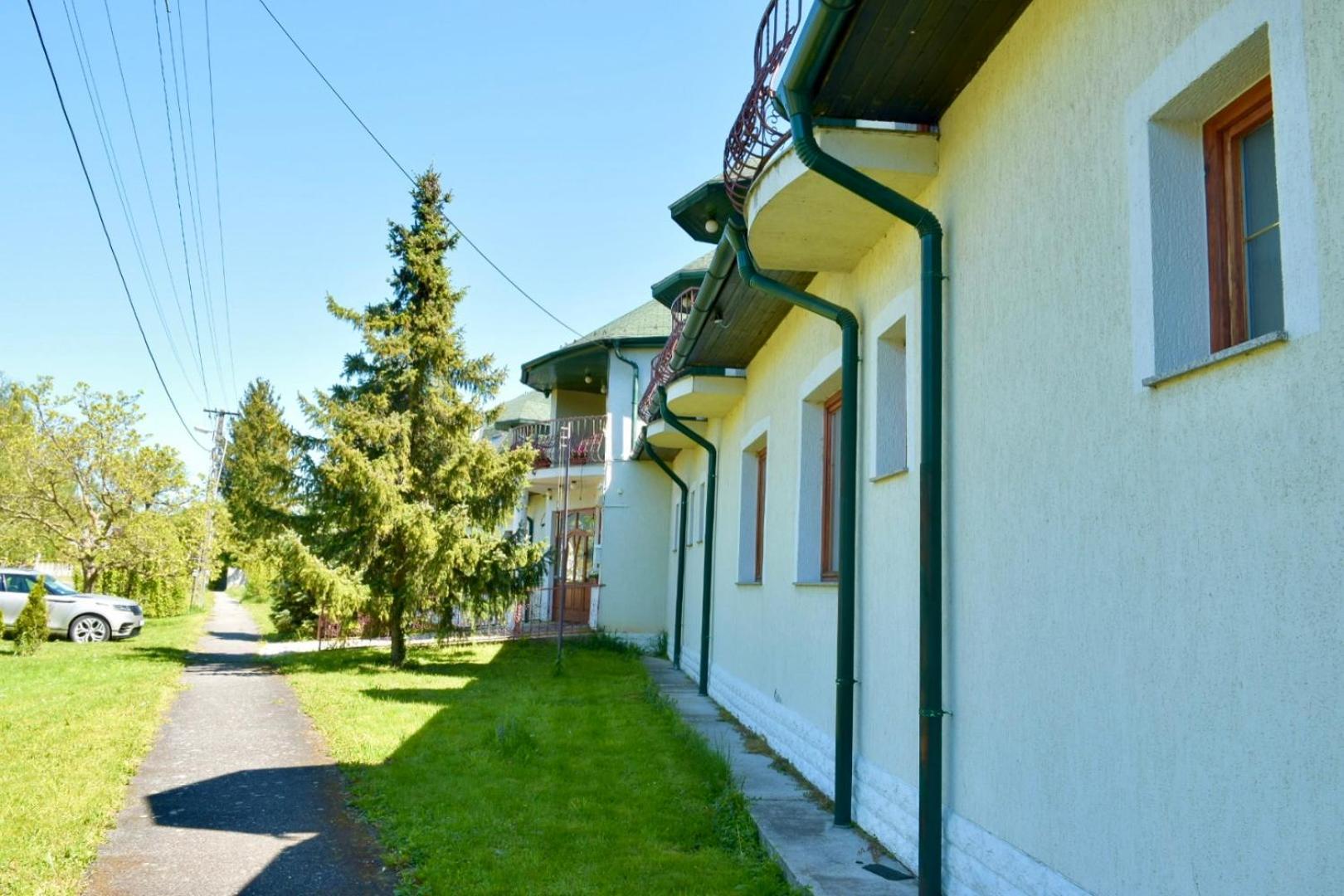 Eden Panzio Aparthotel Bük Exteriör bild